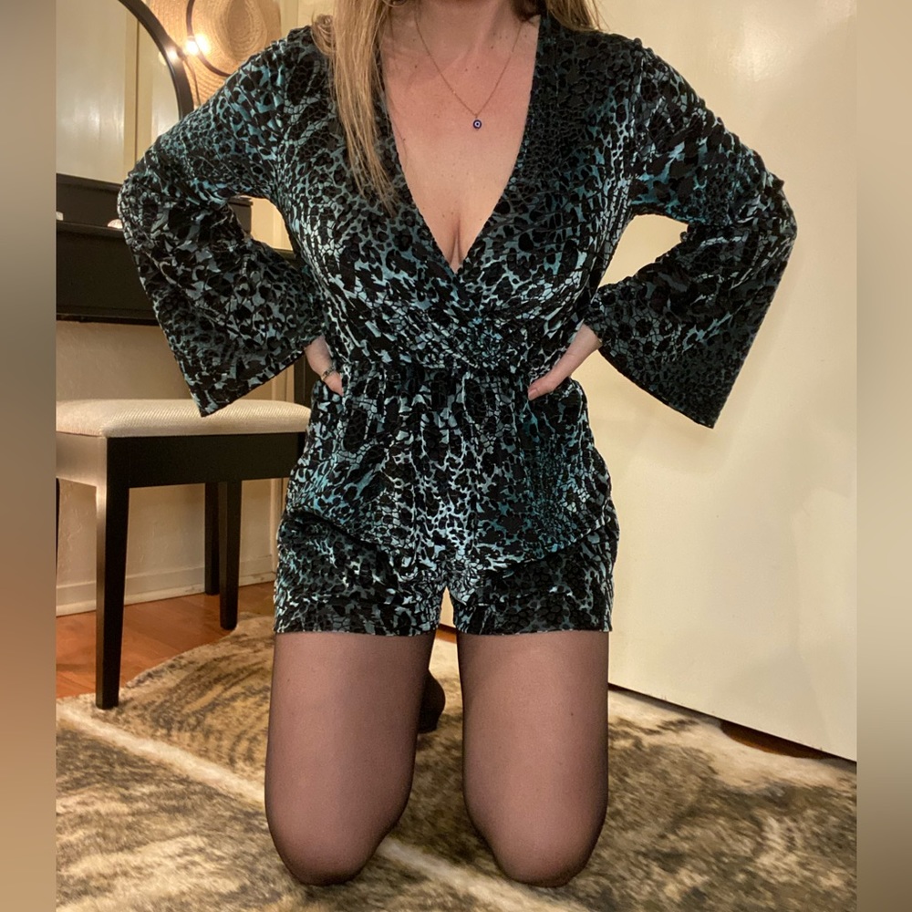 NWT Teal and black velour velvet snakeskin bell sleeve romper